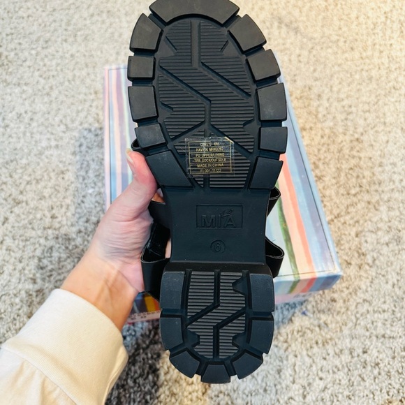 Mia Havien Lugged Sole Strappy Slingback Sandals Women’s Size 8 🎀 NIB - Picture 6 of 7